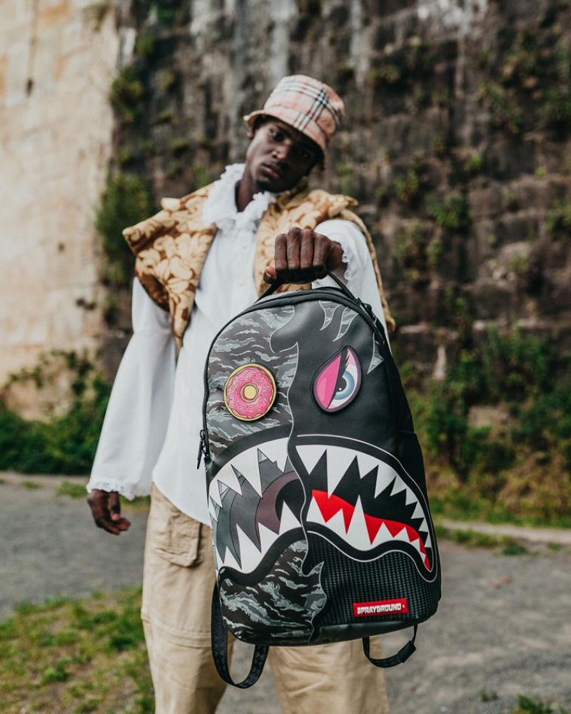 Black Men's Sprayground Dazed And Shark Backpacks | TCEZ39726