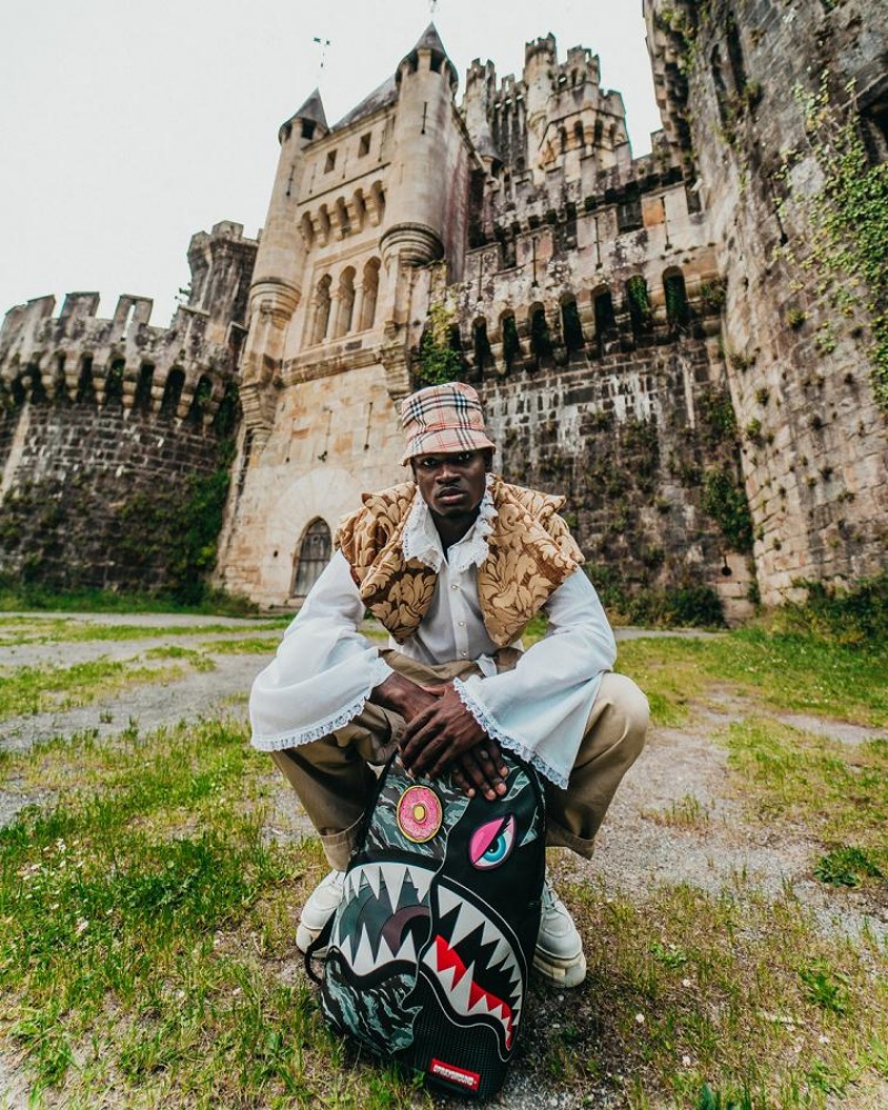 Black Men's Sprayground Dazed And Shark Backpacks | TCEZ39726