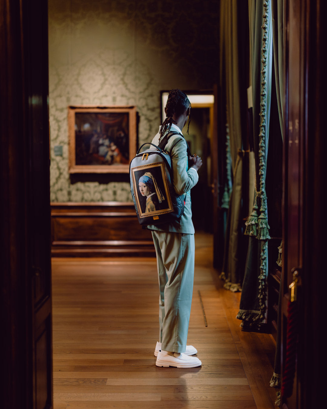 MAURITSHUIS MUSEUM 3D FRAME GIRL WITH A PEARL EARRING COLLAB BACKPACK - Image 4