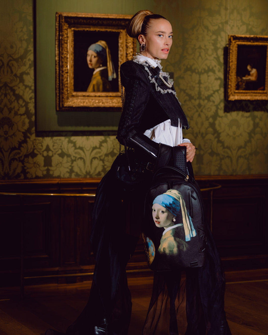 MAURITSHUIS MUSEUM SHARK PALETTE GIRL WITH A PEARL EARRING COLLAB BACKPACK - Image 4