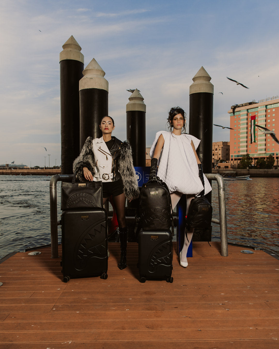 GOLD BRICK DRIP FULL-SIZE LUGGAGE - Image 4