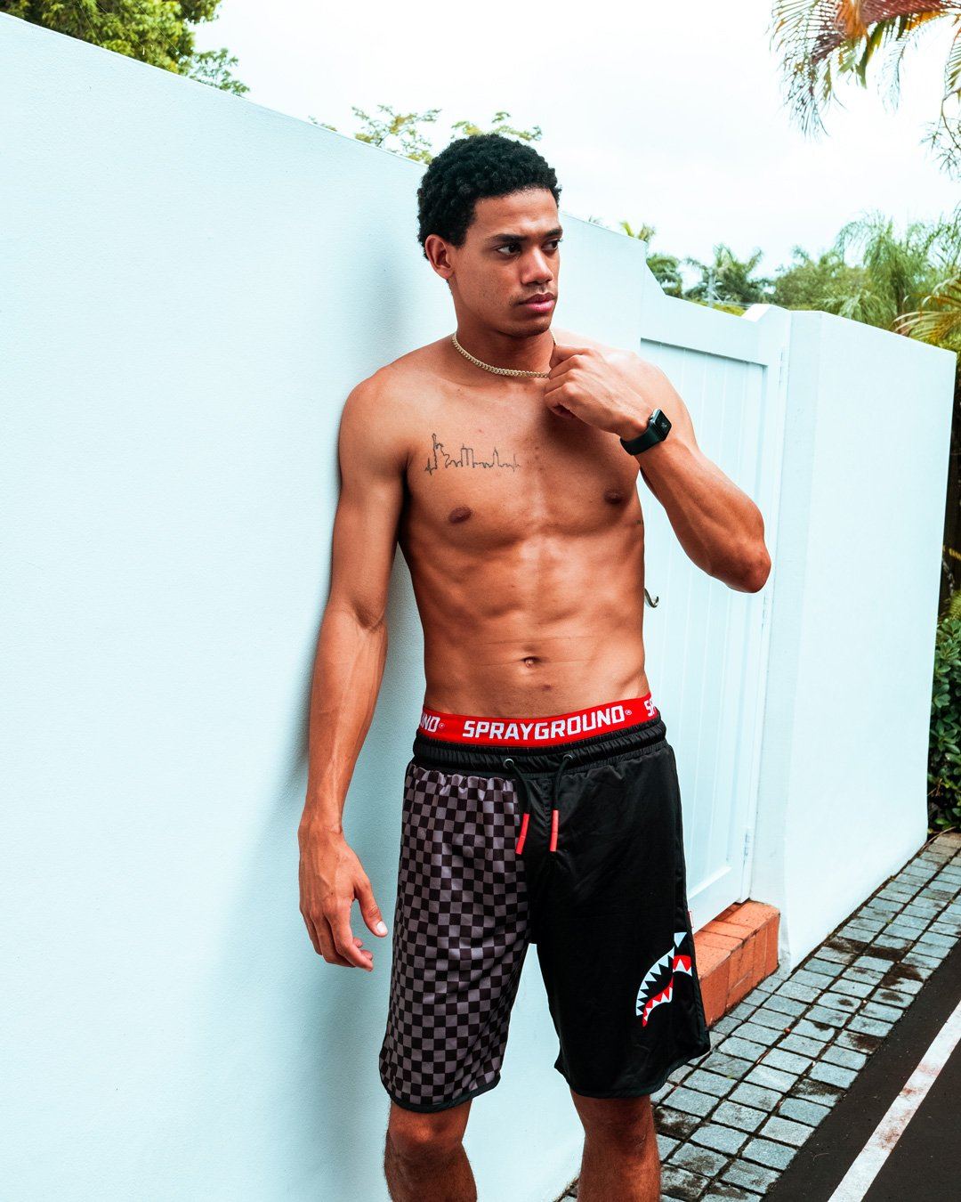 GREY CHECKERED SPLIT CORTO SWIM TRUNKS - Image 4