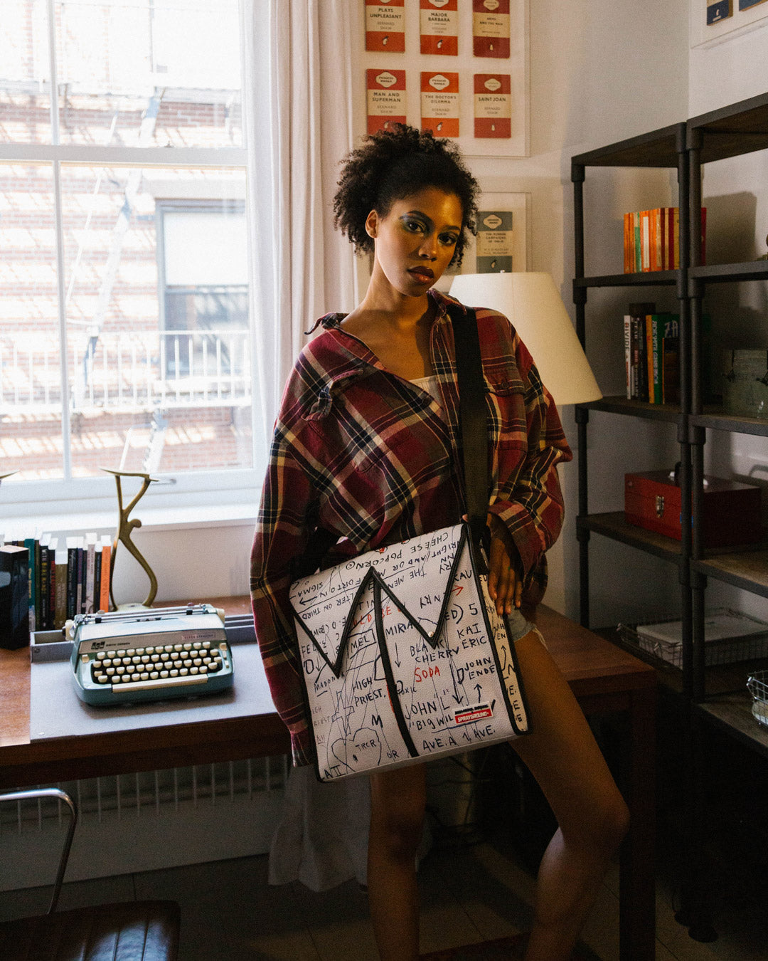 OFFICIAL BASQUIAT UNTITLED (CHEESE POPCORN) 1983 SLING MESSENGER - Image 4