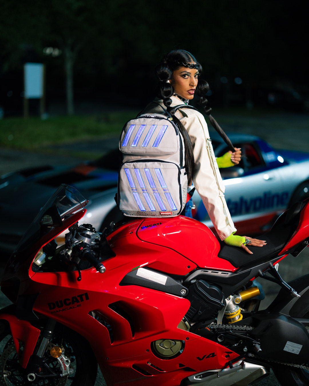 BAG TO THE FUTURE II - LED LIGHT-UP TROOPER BACKPACK - Image 14