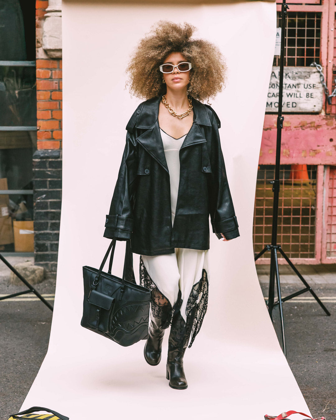 LONDON FASHION WEEK RED CARPET READY TOTE - Image 2