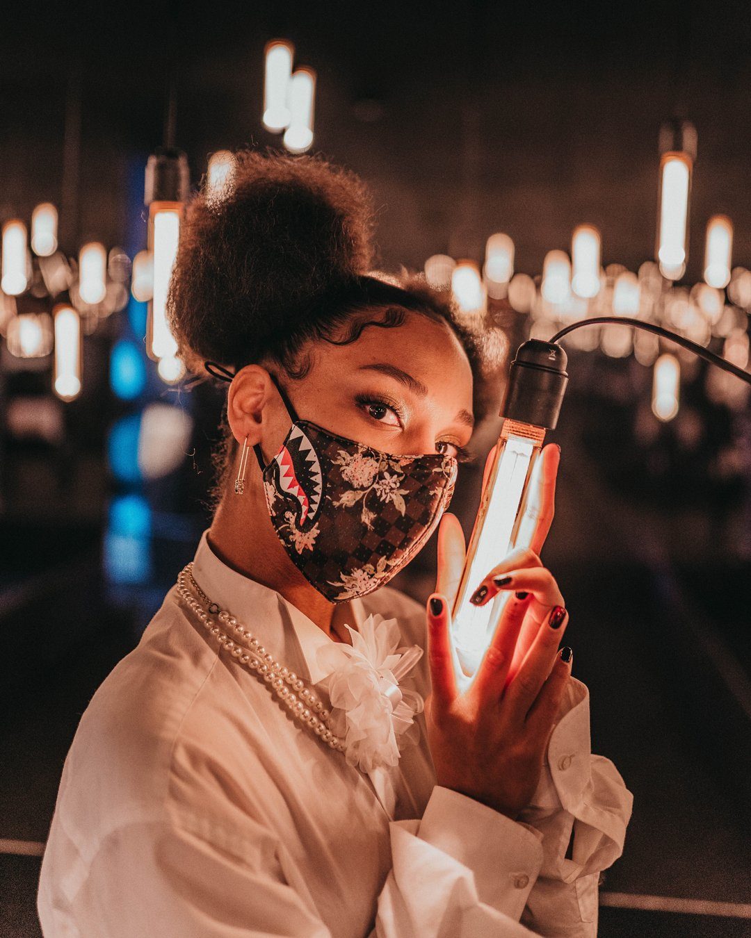 SHARKFLOWER VEGAN LEATHER FACE MASK - Image 4
