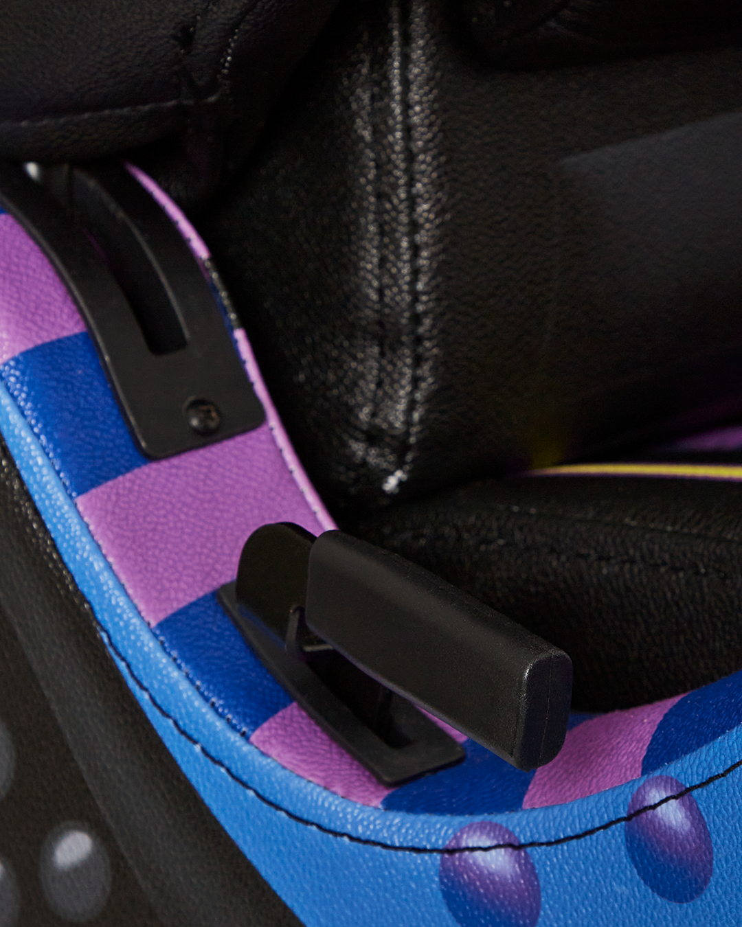 A.I. 12 BROOKLYN & BEYOND ?C SANDFLOWER COLLAB GAMING CHAIR - Image 13