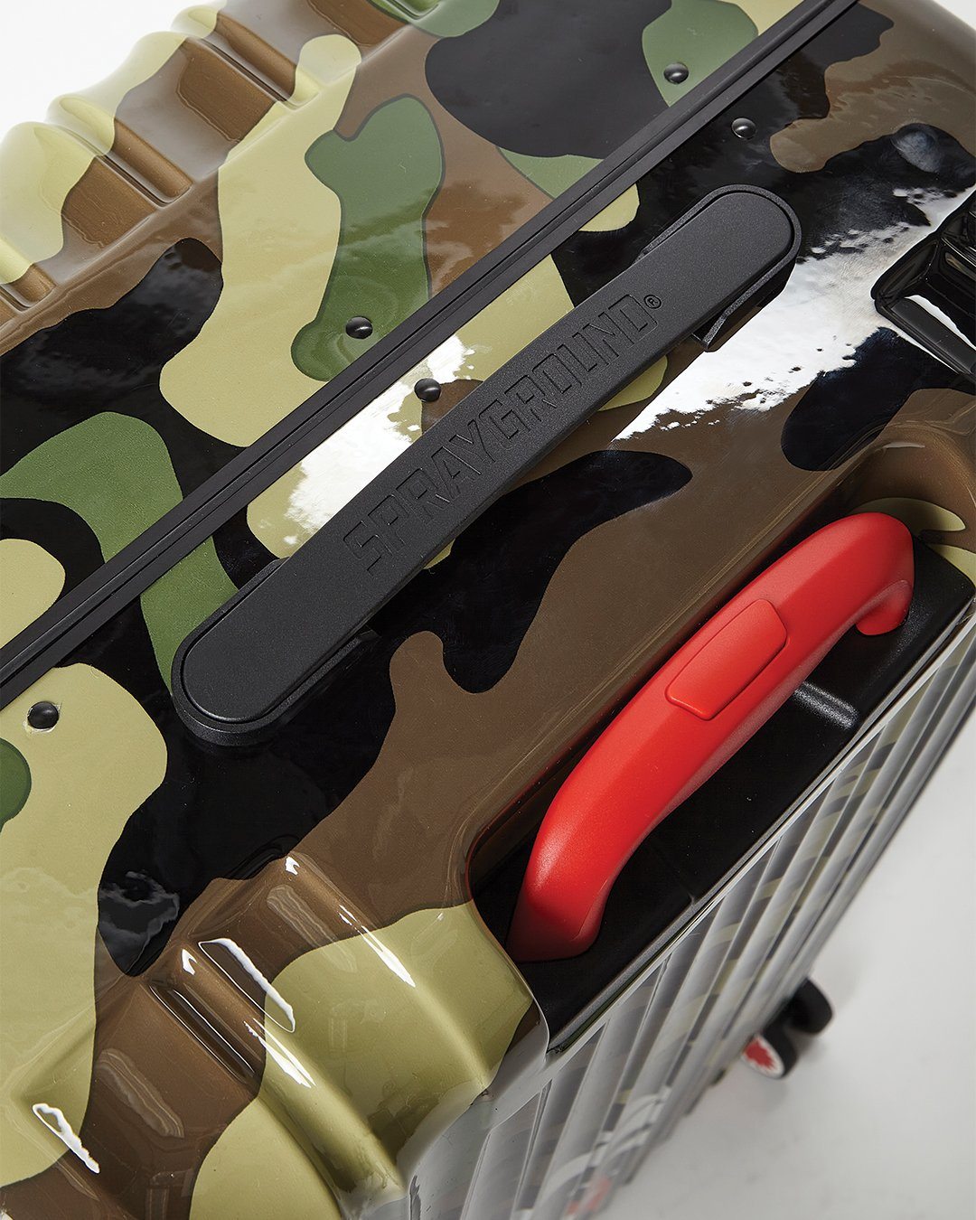 SHARKNAUTICS (CAMO) 29.5 FULL-SIZE LUGGAGE - Image 9